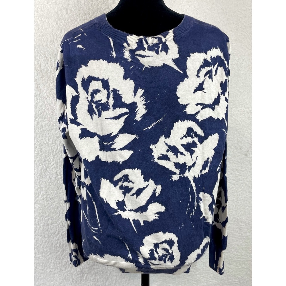 ST. JOHN’S BAY • Blue/White Floral Print V-Neck Long Sleeve Cardigan - Picture 4 of 16
